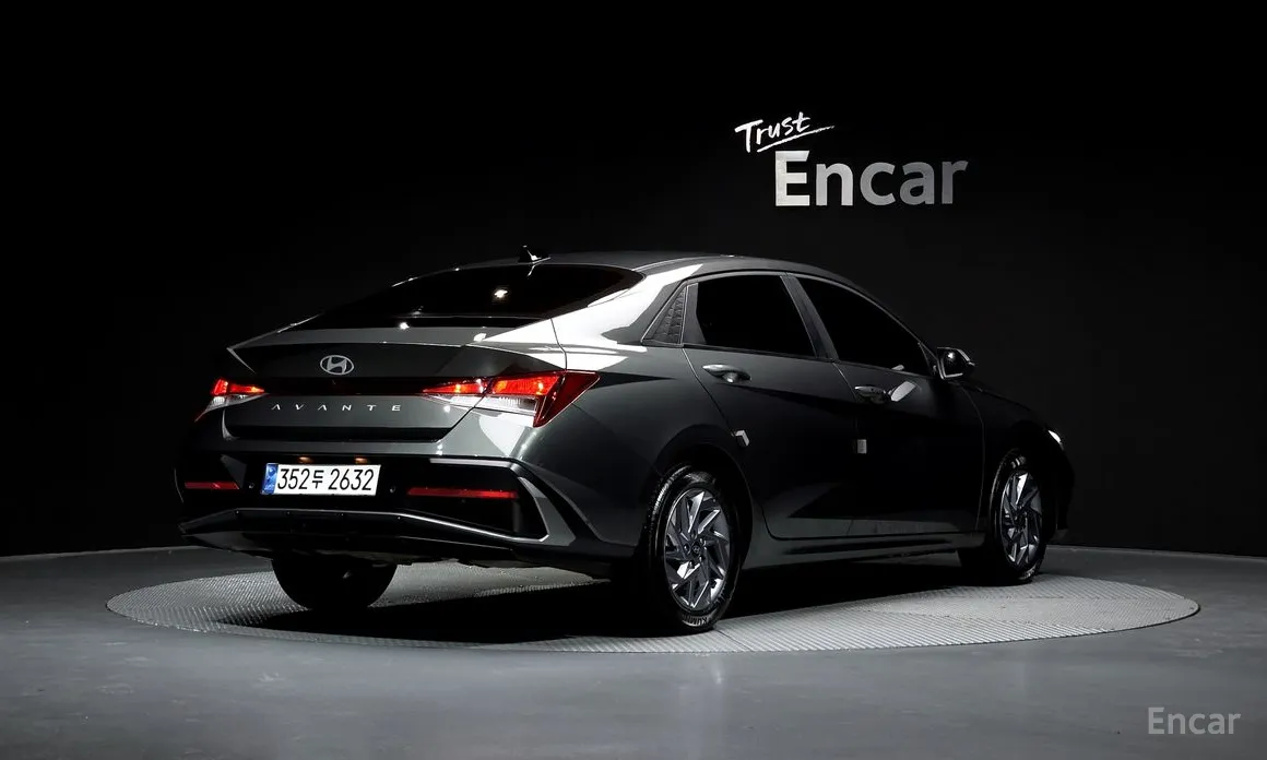 Фото 2 - Hyundai Avante