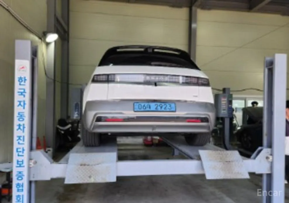 Фото 2 - Hyundai Ioniq 5