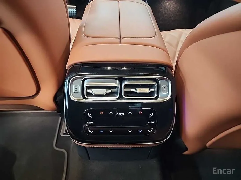 Фото 13 - Mercedes-Benz S-Class