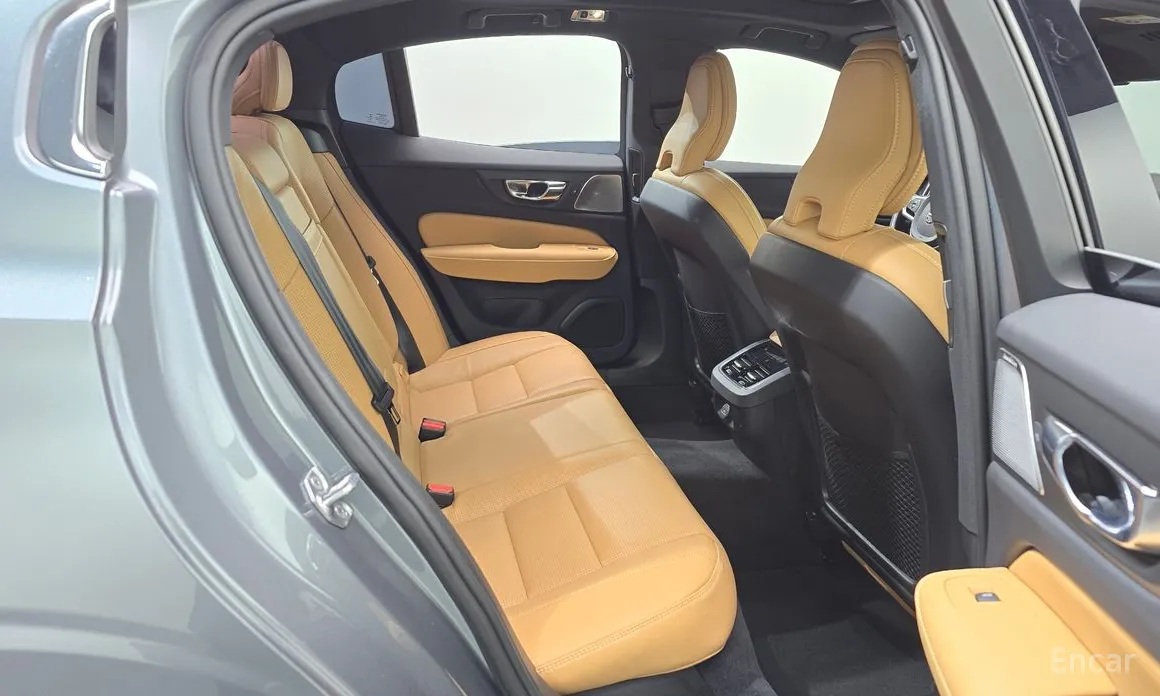 Фото 12 - Volvo S60