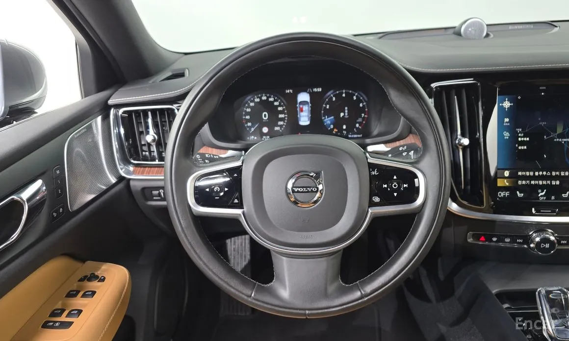 Фото 13 - Volvo S60