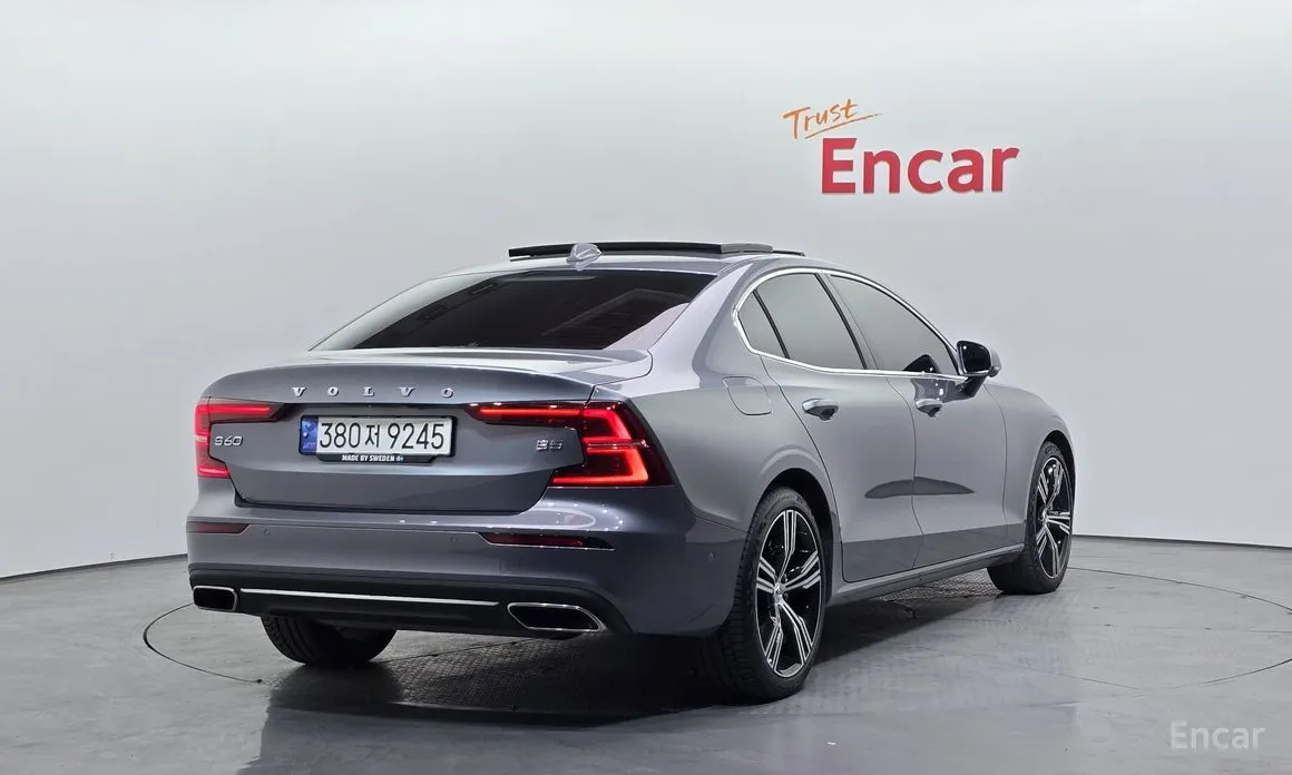 Фото 2 - Volvo S60