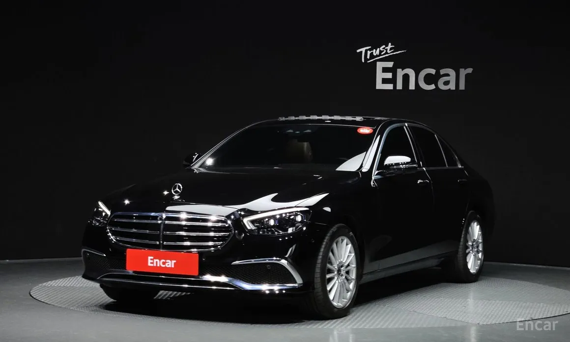 Фото 1 - Mercedes-Benz E-Class