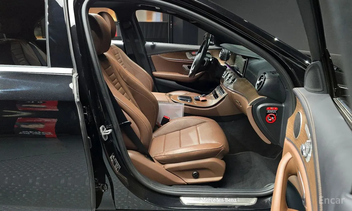 Фото 11 - Mercedes-Benz E-Class