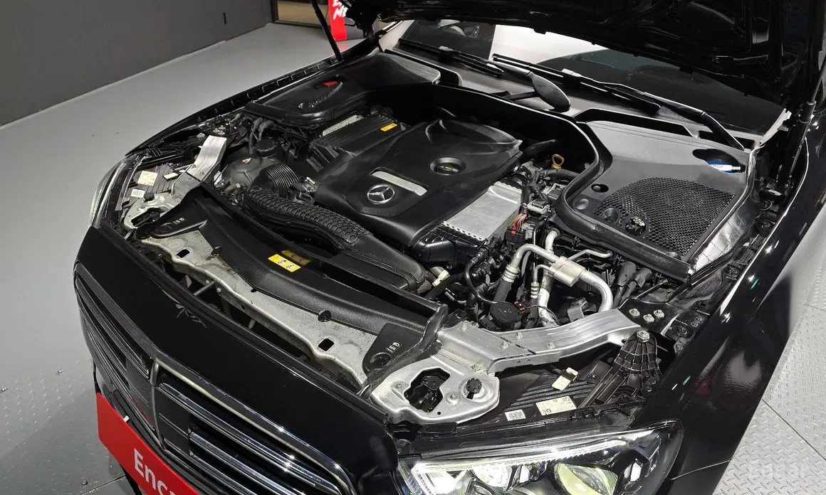 Фото 6 - Mercedes-Benz E-Class