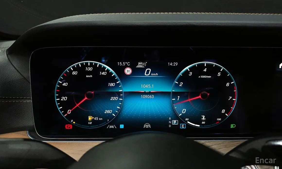 Фото 8 - Mercedes-Benz E-Class