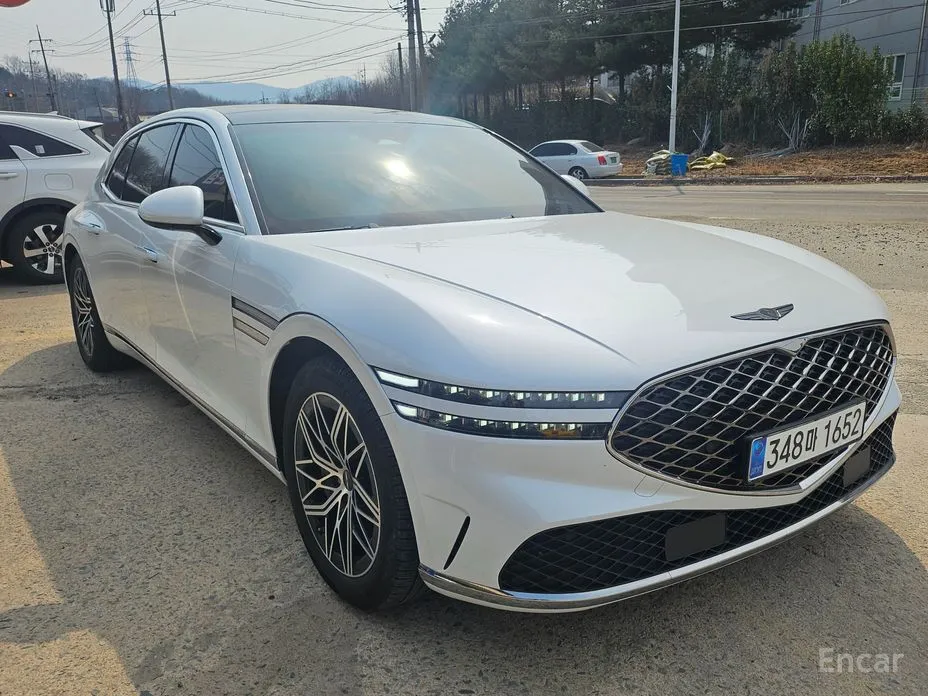 Фото 1 - Genesis G90