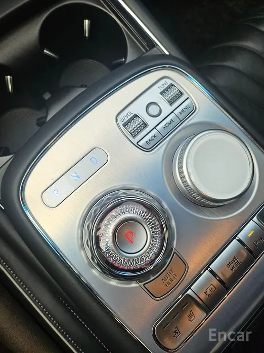 Фото 9 - Genesis G90