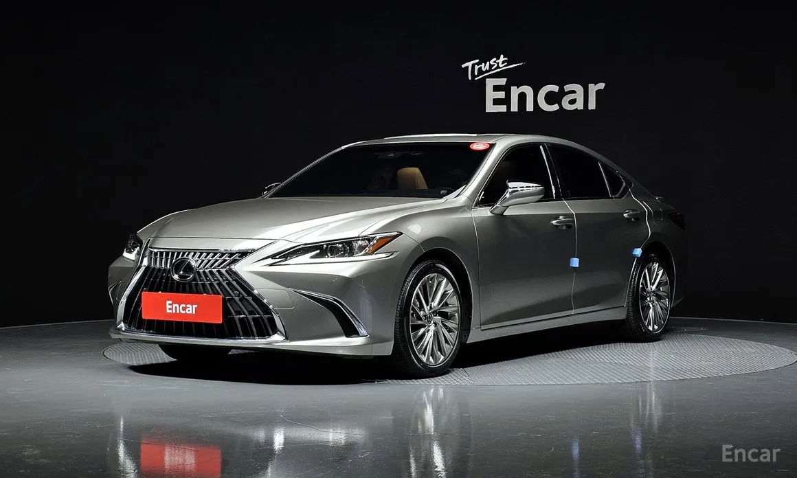 Фото 1 - Lexus ES