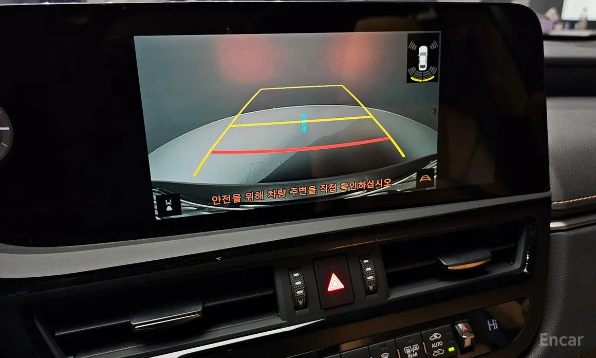 Фото 15 - Lexus ES