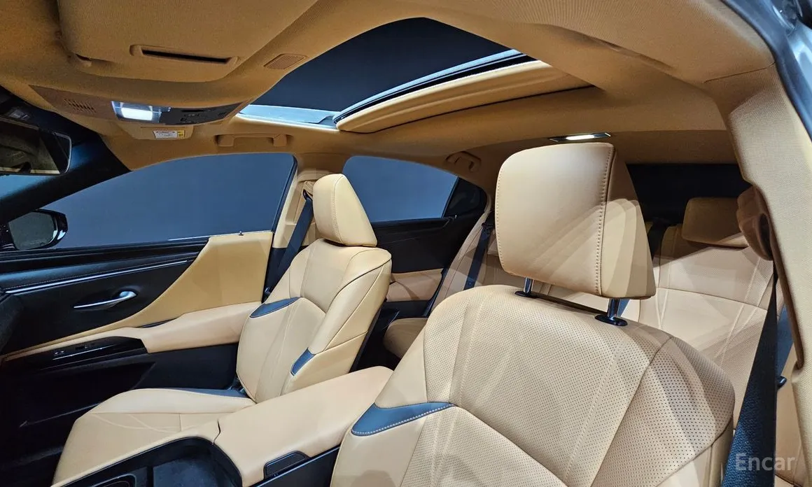 Фото 18 - Lexus ES