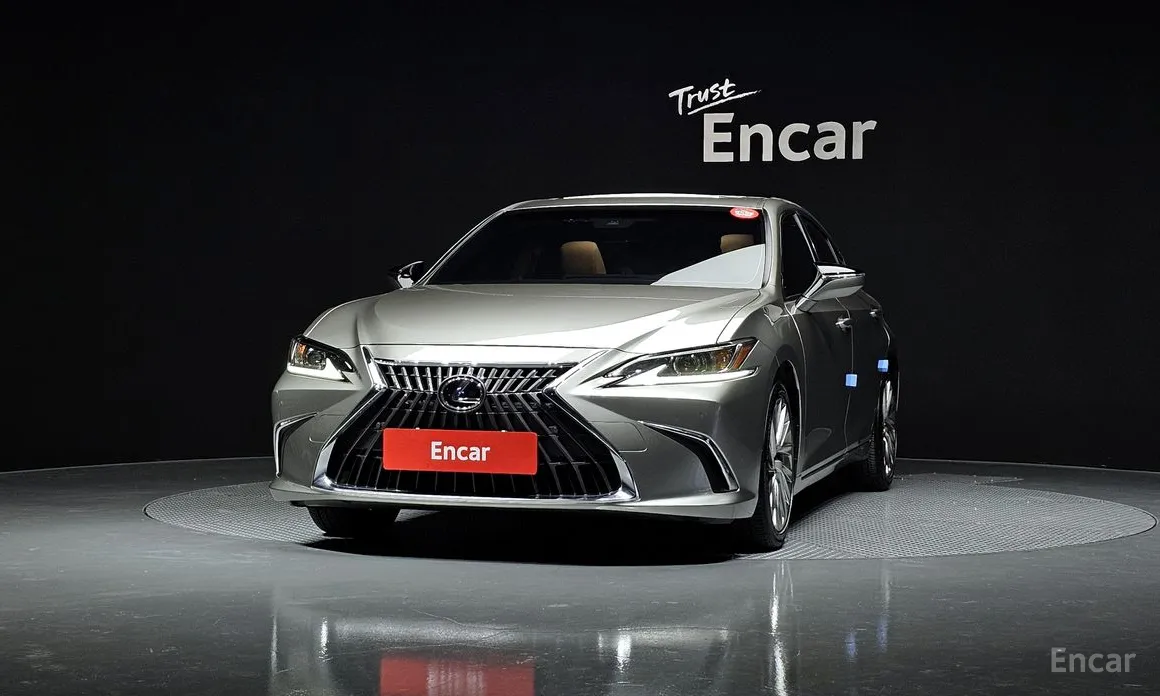 Фото 3 - Lexus ES