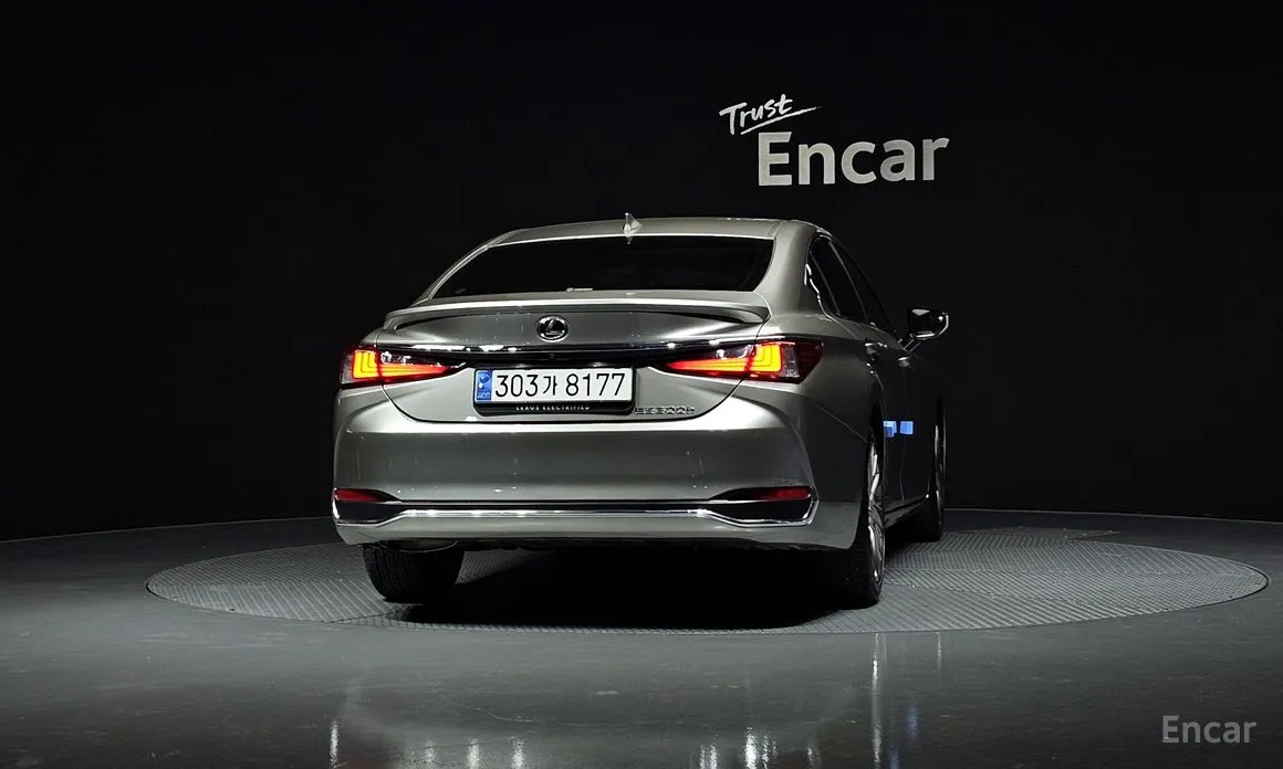 Фото 4 - Lexus ES