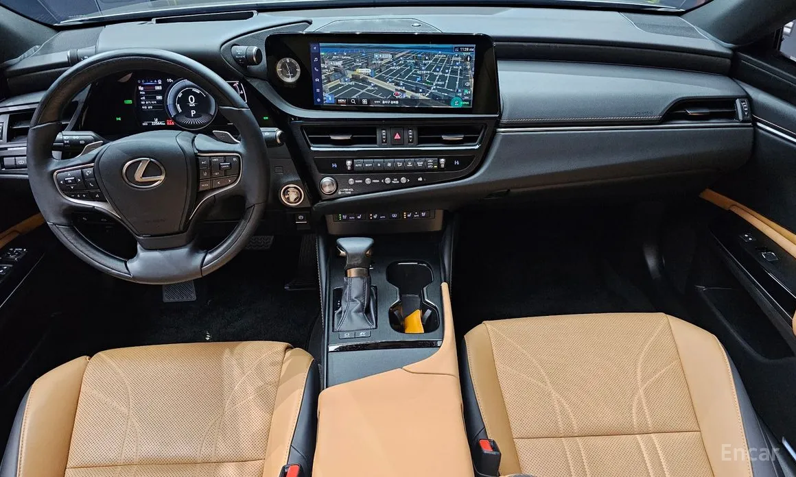 Фото 7 - Lexus ES