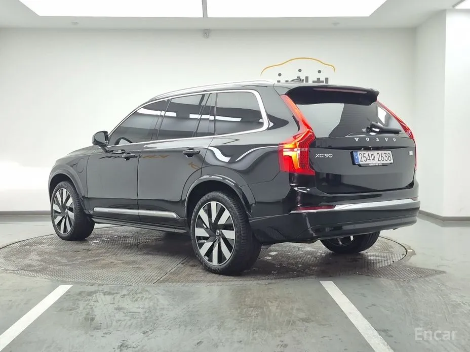 Photo 3 - Volvo XC90