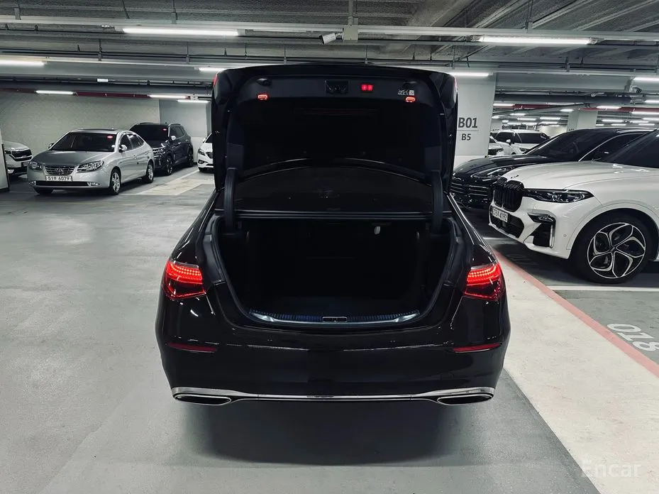 Фото 20 - Mercedes-Benz S-Class