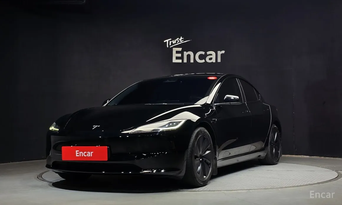 Фото 1 - Tesla Model 3