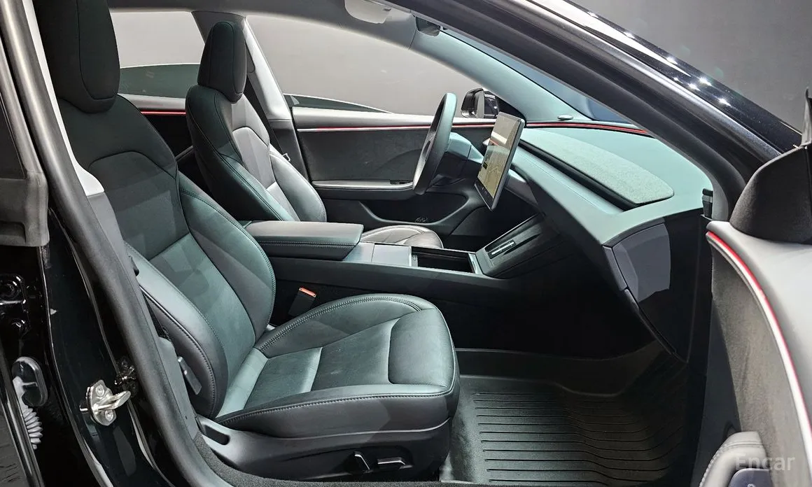 Фото 10 - Tesla Model 3