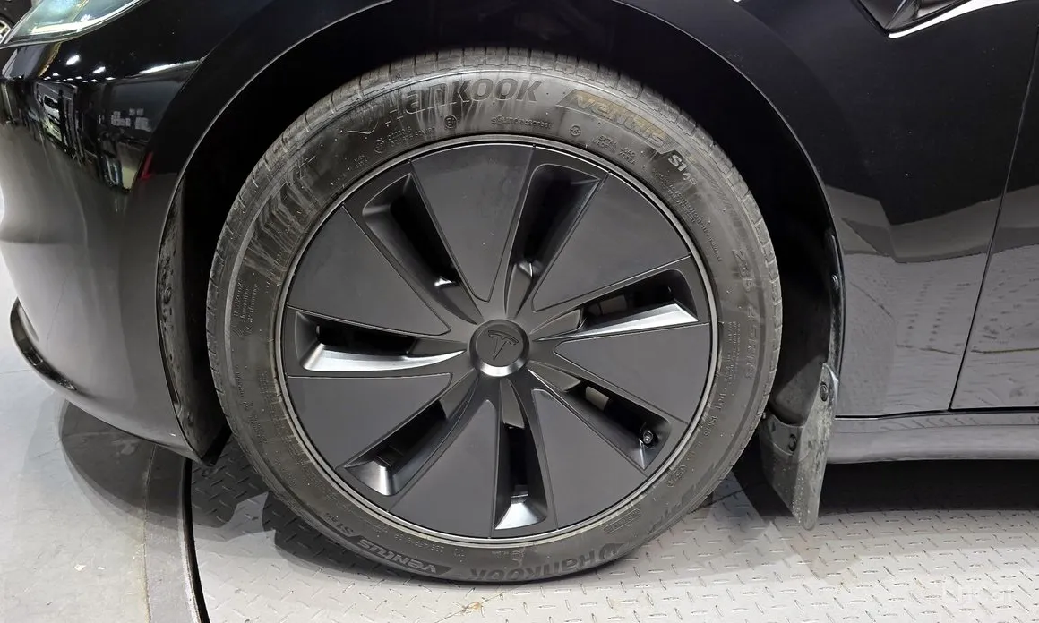 Фото 5 - Tesla Model 3