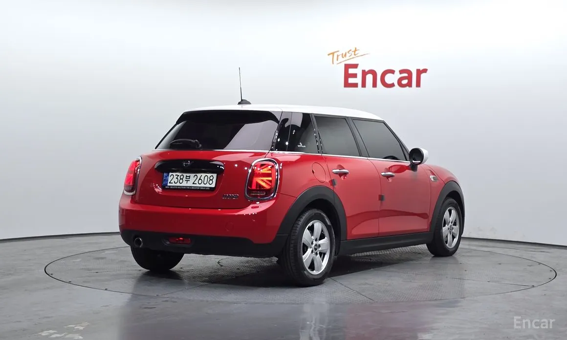 Фото 2 - Mini Cooper