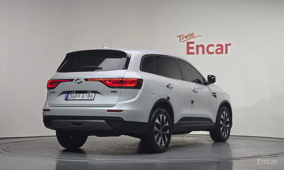 Photo 2 - Renault QM6