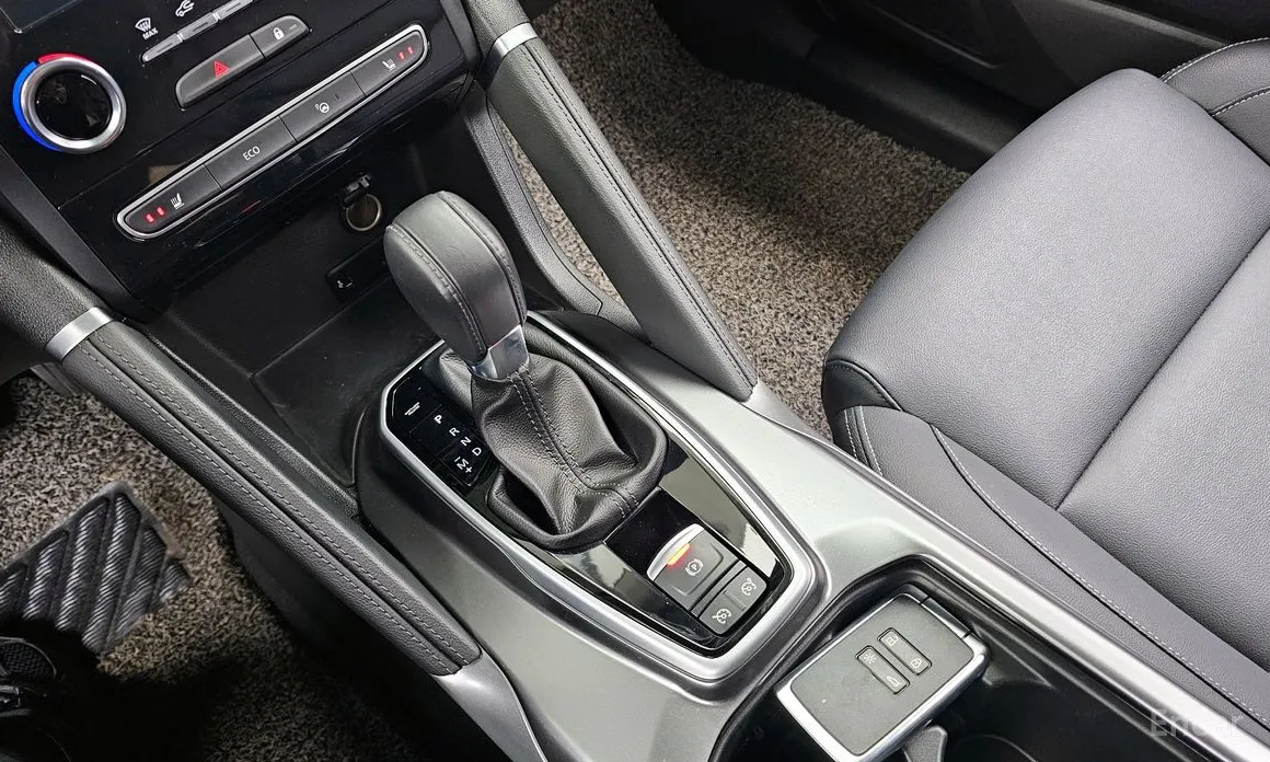 Photo 9 - Renault QM6