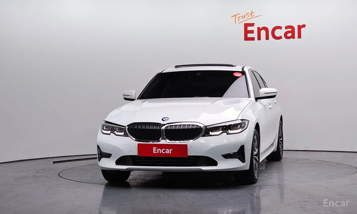 Photo 3 - BMW 3 Series