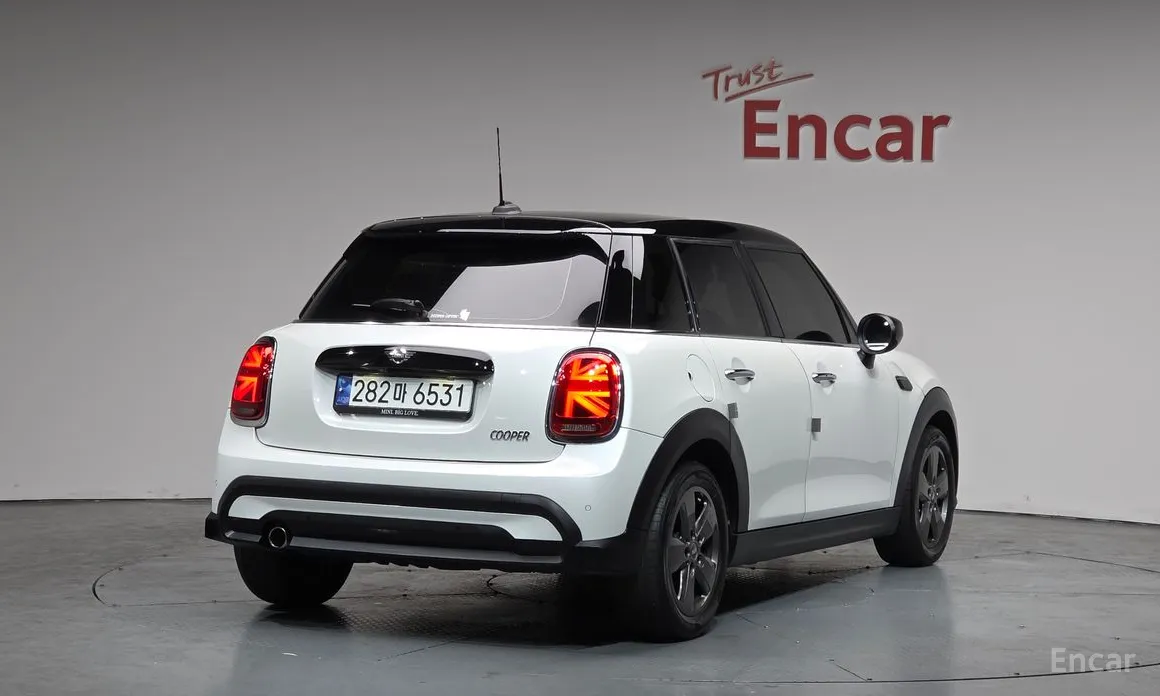 Фото 2 - Mini Cooper