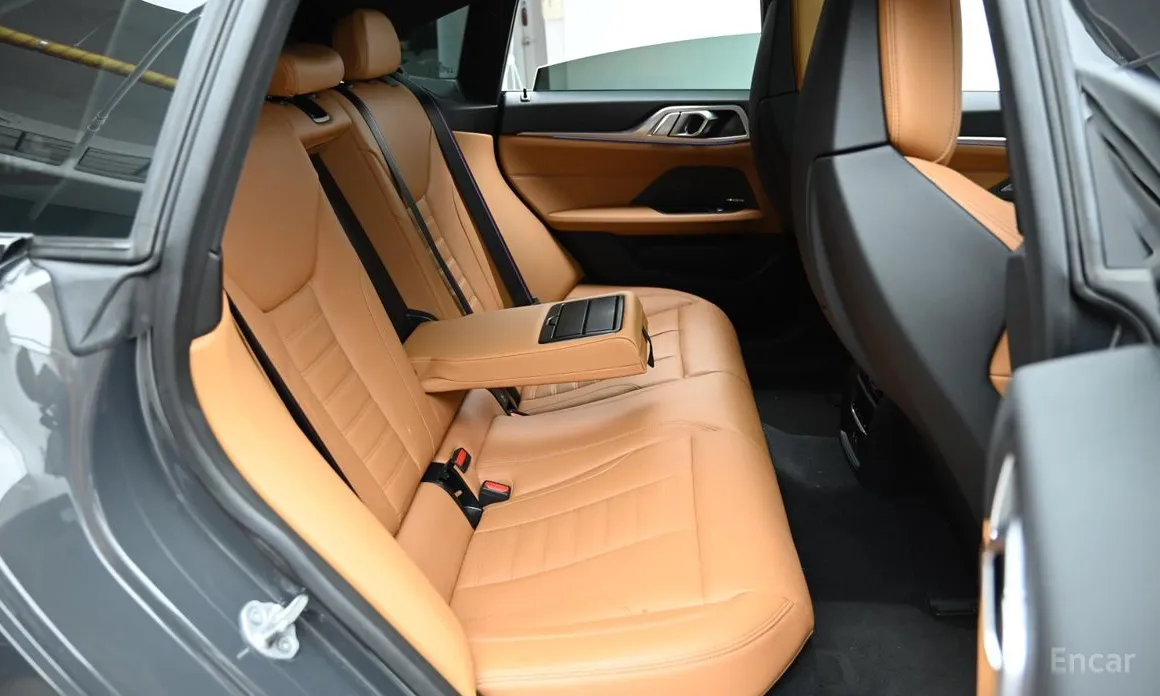 Фото 12 - BMW i4