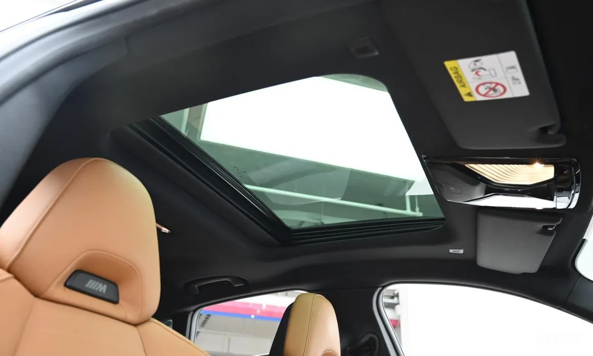 Фото 19 - BMW i4