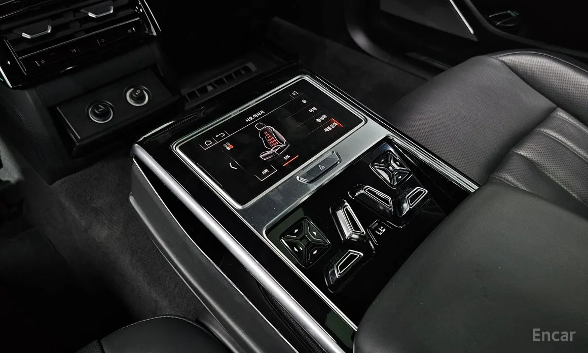 Фото 17 - Audi A8