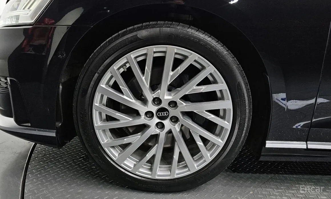 Фото 5 - Audi A8