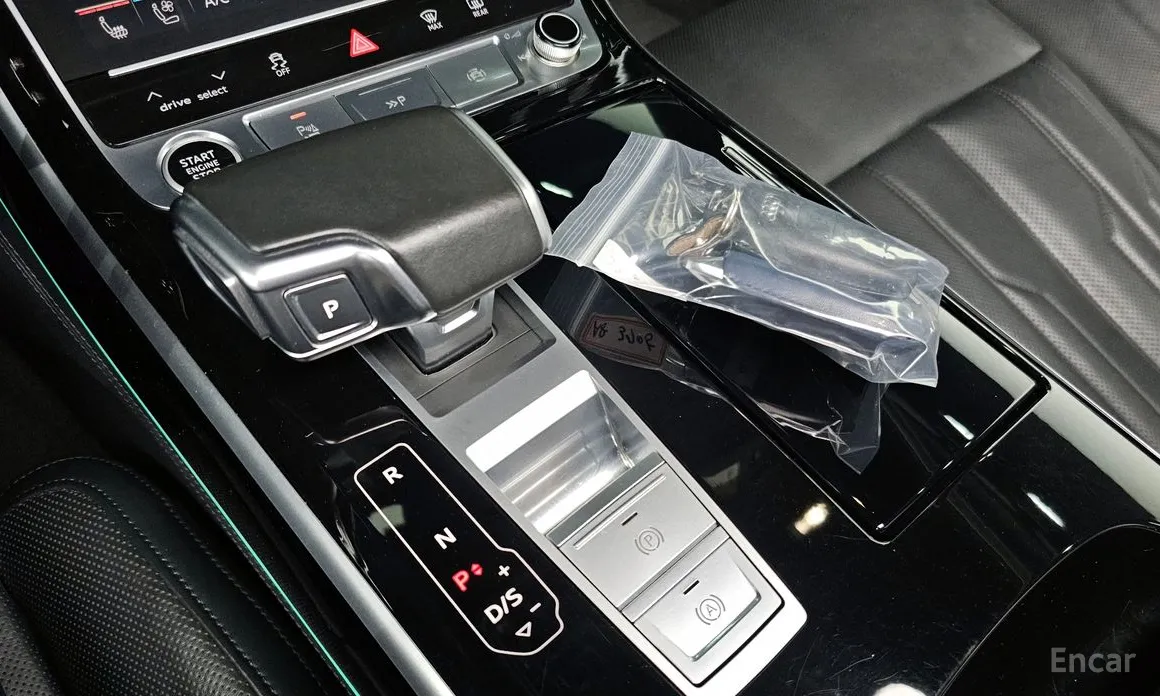 Фото 9 - Audi A8