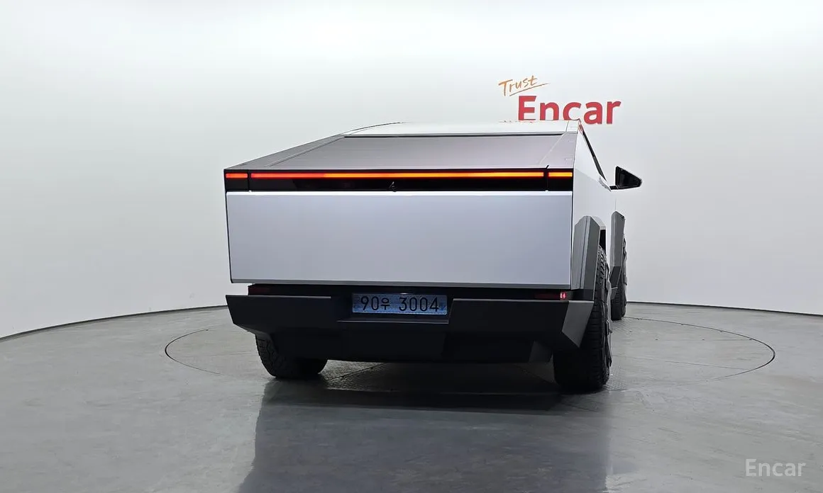 Photo 4 - Tesla Cybertruck