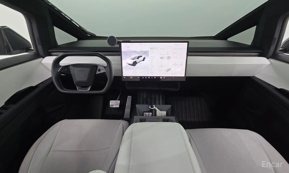 Photo 7 - Tesla Cybertruck