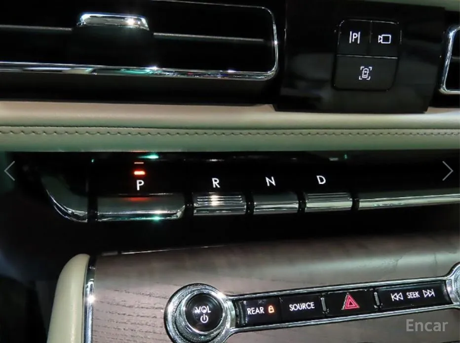 Фото 11 - Lincoln Aviator