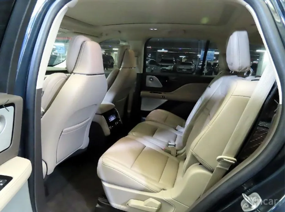 Фото 7 - Lincoln Aviator