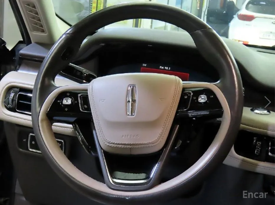 Фото 8 - Lincoln Aviator