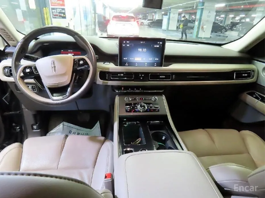 Фото 9 - Lincoln Aviator