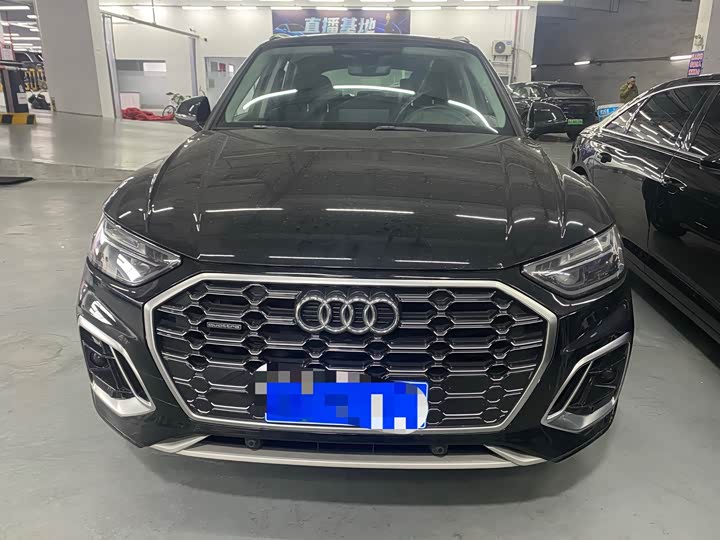 Фото 2 - Audi Q5L