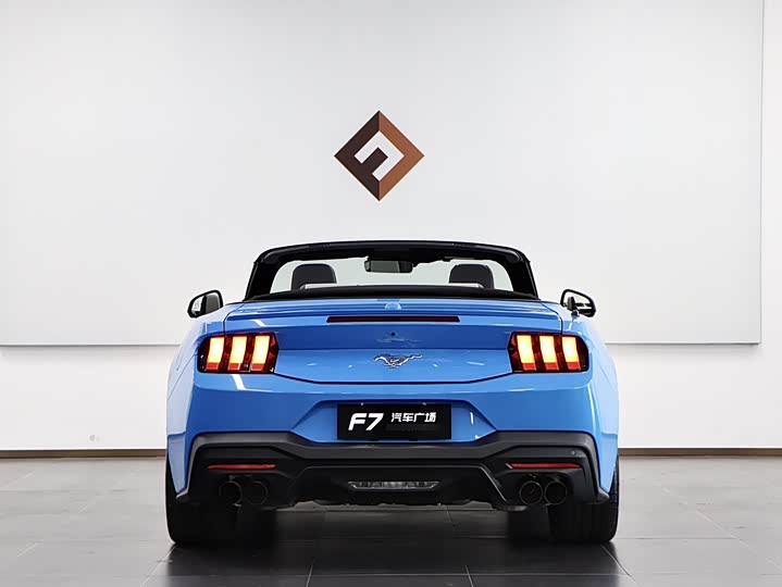 Photo 5 - Ford Mustang