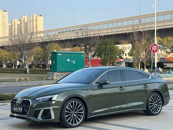 Фото 1 - Audi A5