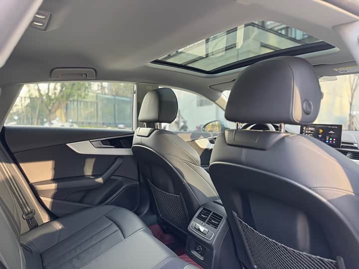 Фото 9 - Audi A5