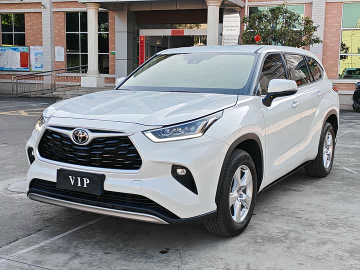 Photo 1 - Toyota Highlander