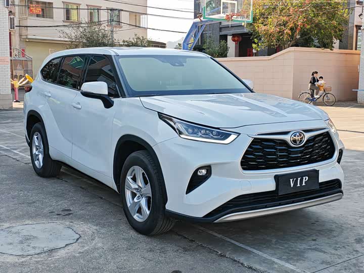 Photo 3 - Toyota Highlander