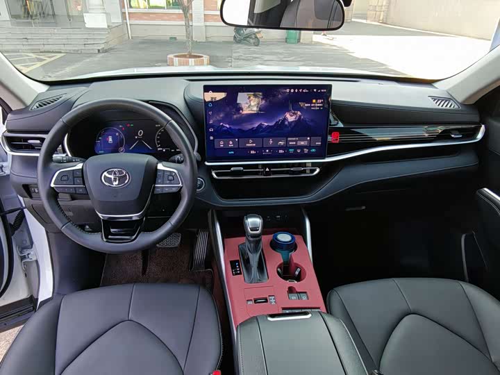 Photo 5 - Toyota Highlander