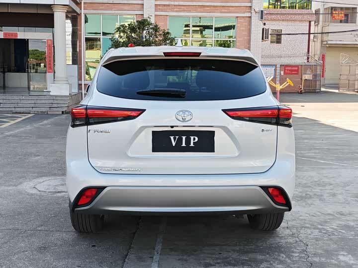 Photo 8 - Toyota Highlander