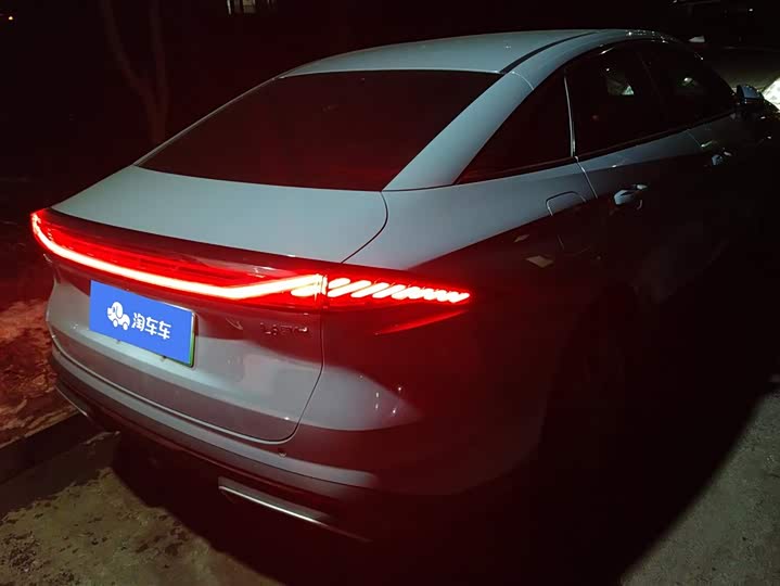 Photo 3 - Geely Galaxy L6