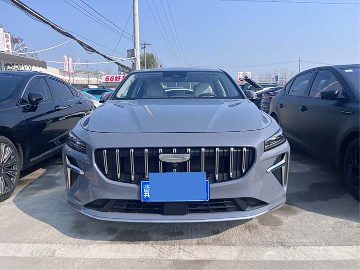 Фото 1 - Geely Preface L