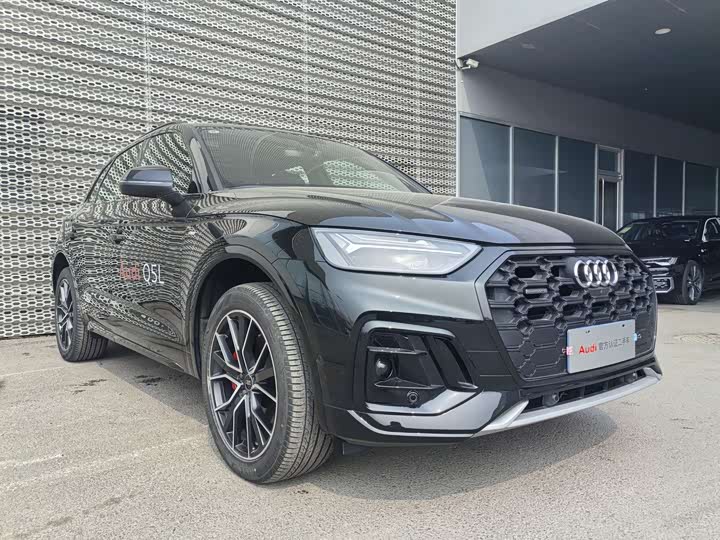 Фото 3 - Audi Q5L